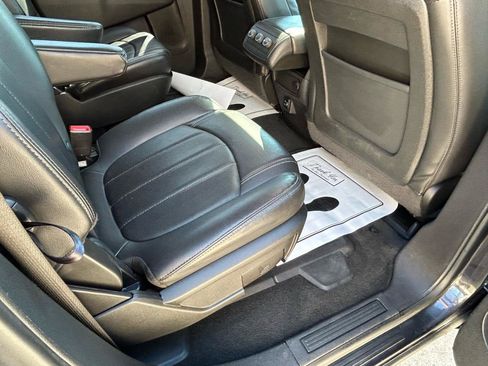 Used 2017 Buick Enclave Leather AWD/4WD image 11