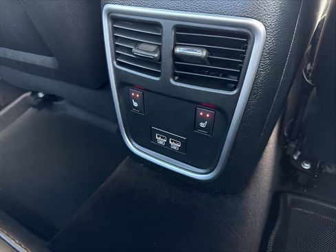 Used 2018 Dodge Charger GT image 17