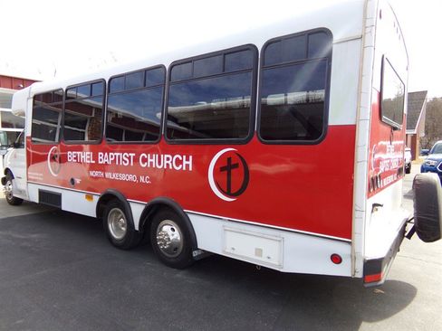 Used 2001 Chevrolet Express 3500 image 13