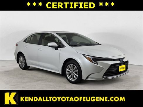 Certified 2025 Toyota Corolla XLE image 7