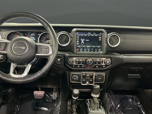 Used 2022 Jeep Gladiator Overland w/ Popular Equipment Package AWD/4WD image 11