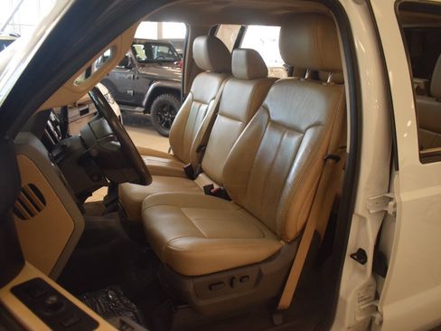 Used 2011 Ford F250 Lariat w/ Lariat Interior Pkg RWD image 53