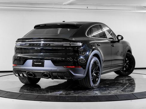 New 2026 Porsche Cayenne Turbo image 6