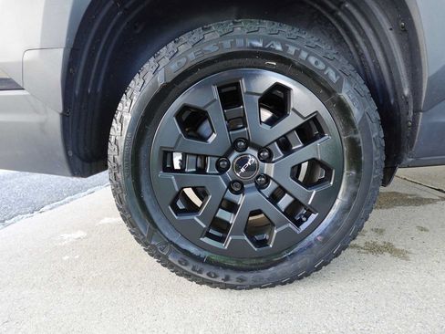 Used 2023 Honda Ridgeline Sport image 9