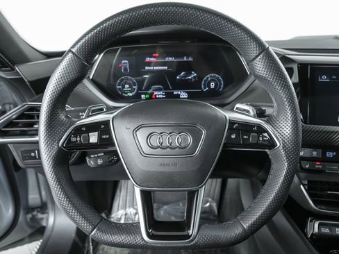 Used 2022 Audi e-tron GT Prestige image 23