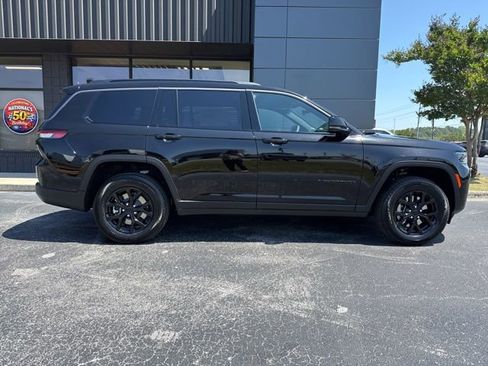 New 2026 Jeep Grand Cherokee L 4WD image 2