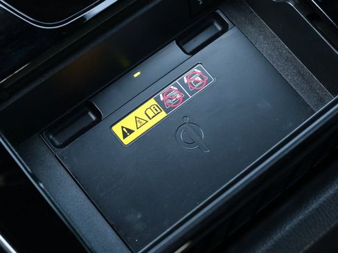 Used 2025 Toyota bZ4X XLE w/ Weather Package image 25