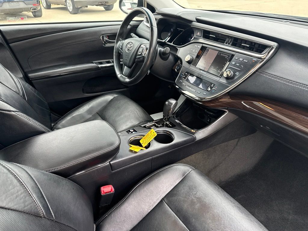 Used 2013 Toyota Avalon Limited w/ Technology Pkg FWD image 23