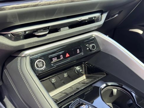 Used 2025 Audi Q5 Premium w/ Premium Plus AWD/4WD image 14