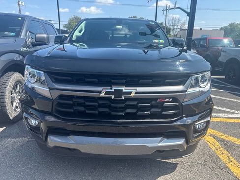 Used 2022 Chevrolet Colorado Z71 AWD/4WD image 2