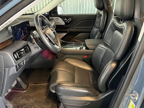 Used 2025 Lincoln Aviator Reserve w/ Equipment Group 201A image 11