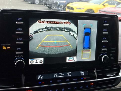 Certified 2021 Toyota Sienna Platinum image 25