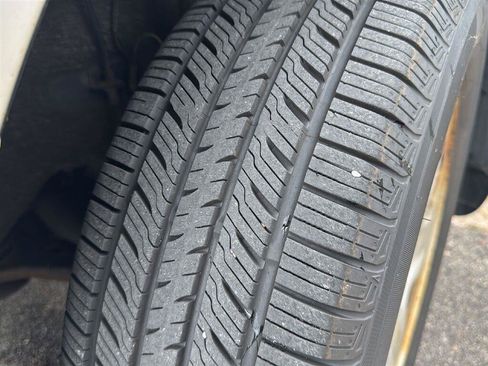 Used 2012 Toyota RAV4 4WD w/ Value Pkg image 3