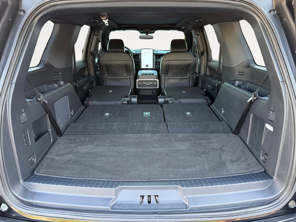Used 2022 Ford Expedition Limited AWD/4WD image 23