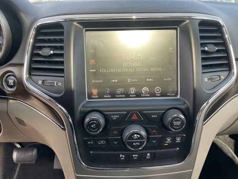 Used 2014 Jeep Grand Cherokee Limited image 49