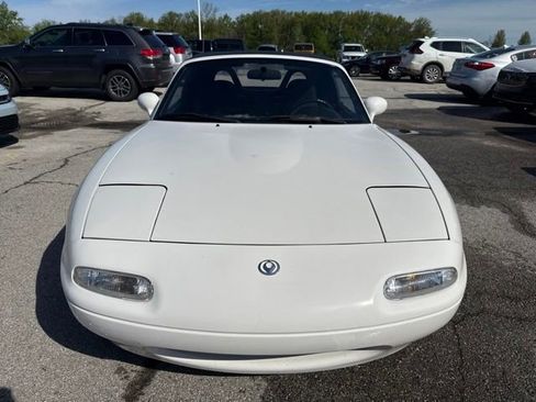 Used 1996 MAZDA MX-5 Miata RWD image 8
