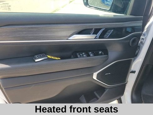 Used 2024 Jeep Wagoneer Series II w/ Flexible Seating Group RWD image 16