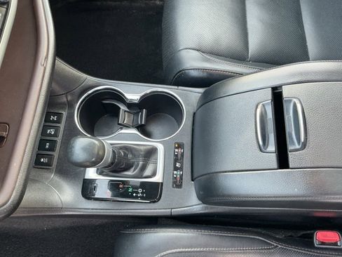 Used 2018 Toyota Highlander Limited image 19