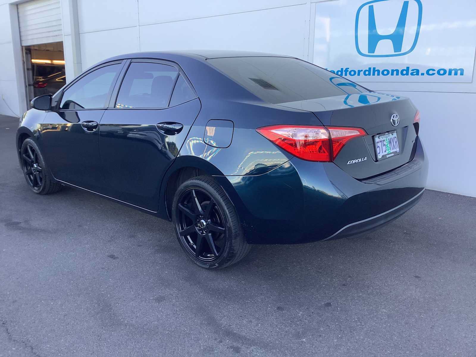 Used 2018 Toyota Corolla LE FWD image 4