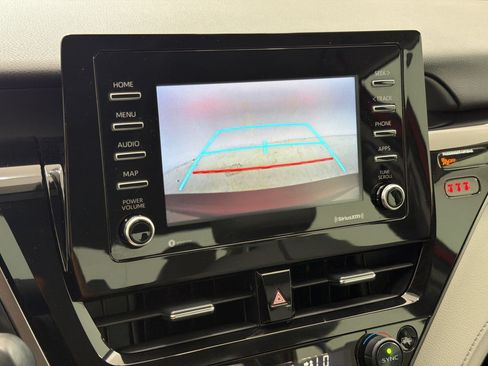 Used 2022 Toyota Camry SE FWD image 18