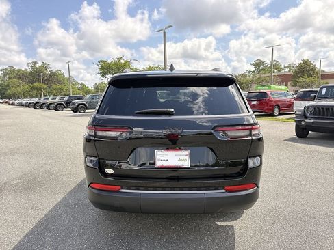 New 2026 Jeep Grand Cherokee L 4WD image 4