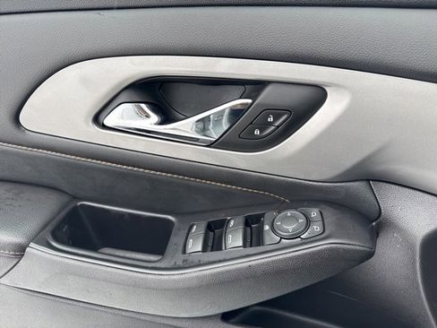Used 2018 Chevrolet Traverse LT image 21