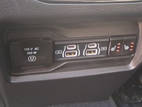 Used 2023 Jeep Grand Cherokee Limited w/ Luxury Tech Group II AWD/4WD image 9