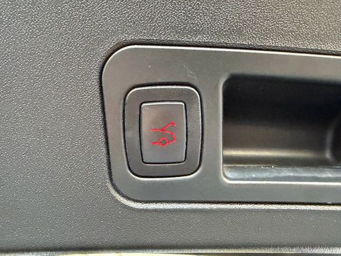 Used 2015 Tesla Model S 85 image 25