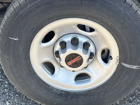 New 2025 GMC Savana 2500 w/ Driver Convenience Package image 31