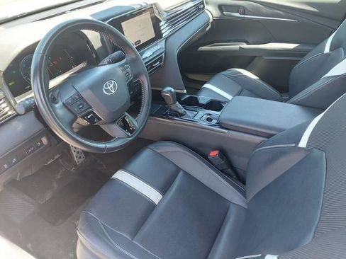 Certified 2025 Toyota Camry SE FWD image 9