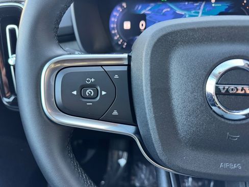 Certified 2025 Volvo XC40 B5 Plus image 14