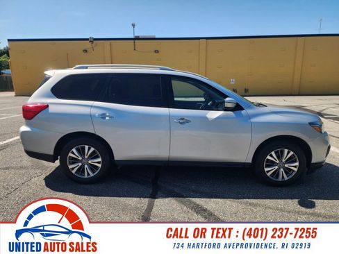 Used 2020 Nissan Pathfinder SV AWD/4WD image 6