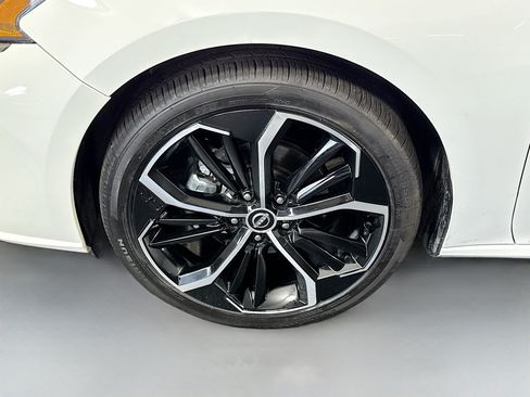 Used 2024 Nissan Altima 2.5 SR FWD image 38