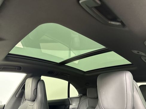 Certified 2025 Porsche Macan 4 Electric image 42