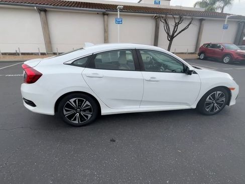Used 2017 Honda Civic EX-T image 9