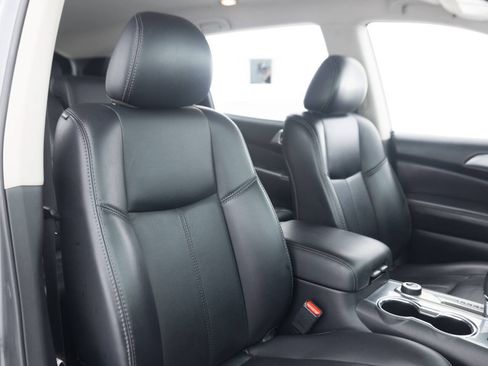 Used 2019 Nissan Pathfinder SL AWD/4WD image 28