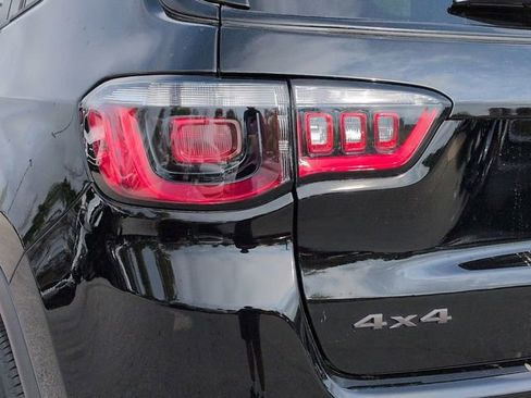 New 2026 Jeep Compass Latitude image 12