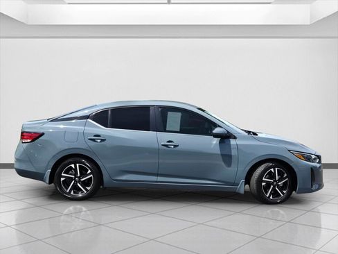 Used 2024 Nissan Sentra SV FWD image 4