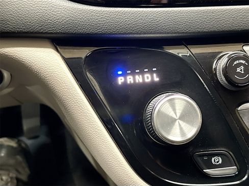 Used 2017 Chrysler Pacifica LX w/ Tire & Wheel Group image 16