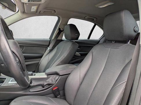 Used 2018 BMW 320i xDrive Sedan image 11