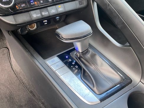 Certified 2024 Hyundai Elantra SEL FWD image 17