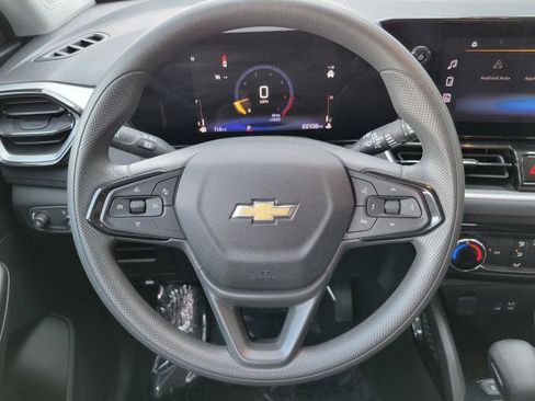 Used 2025 Chevrolet TrailBlazer LT FWD image 12