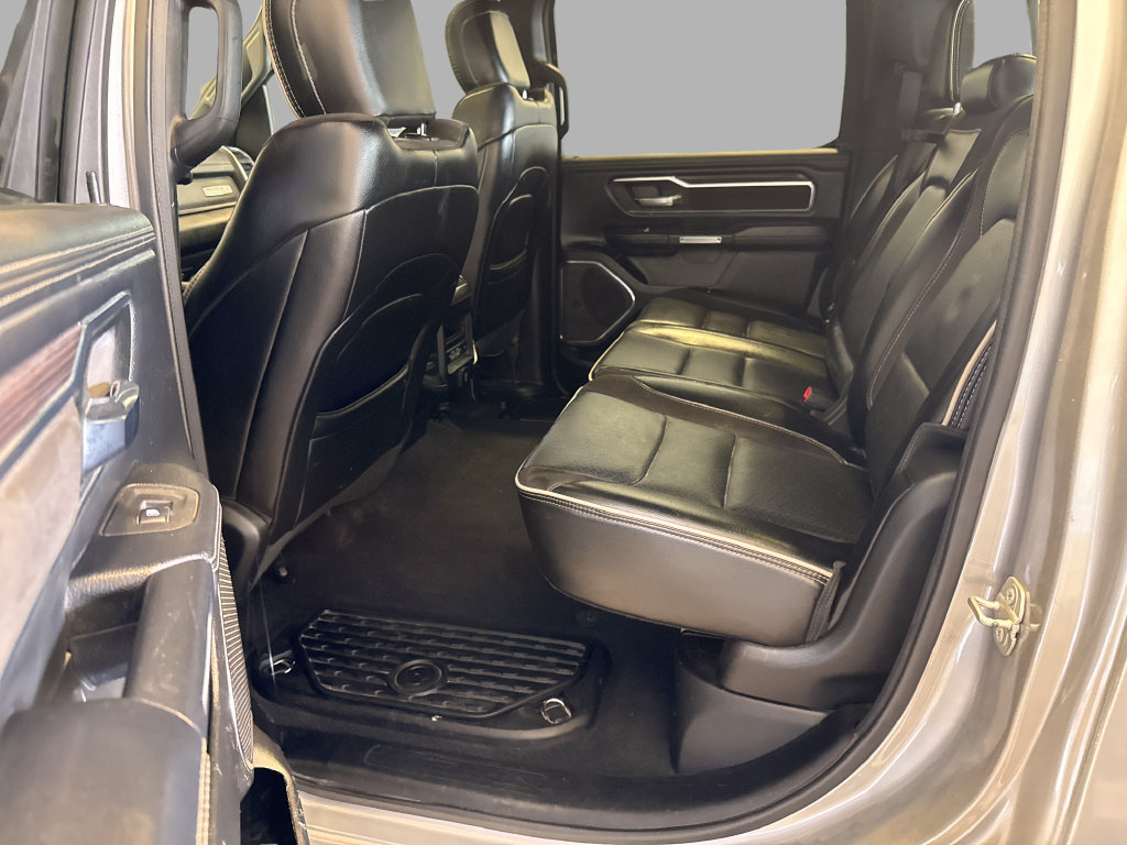 Used 2025 RAM 1500 Laramie w/ Sport Appearance Package AWD/4WD image 9
