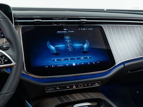 New 2026 Mercedes-Benz E 450 4MATIC Sedan image 19