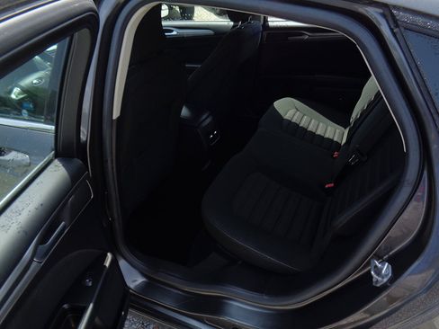 Used 2017 Ford Fusion SE image 15