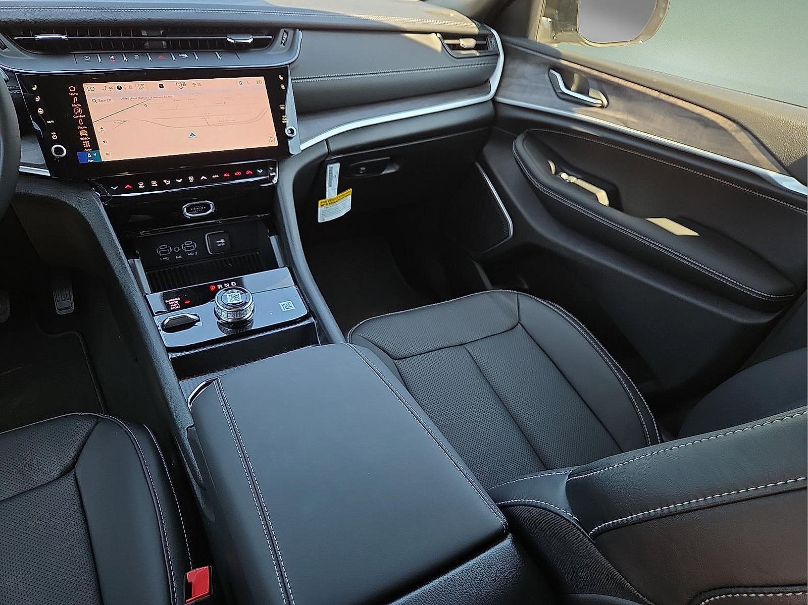 New 2027 Jeep Grand Cherokee Limited AWD/4WD image 12
