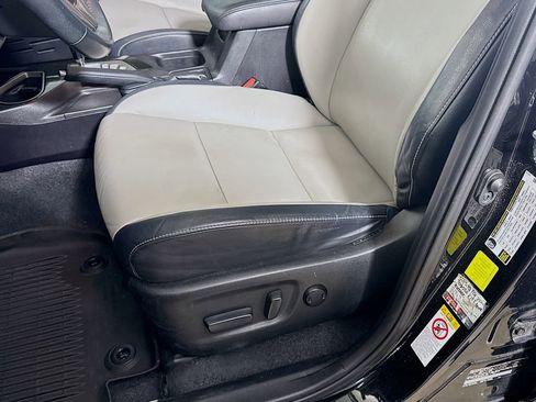 Used 2016 Toyota RAV4 Limited FWD image 19