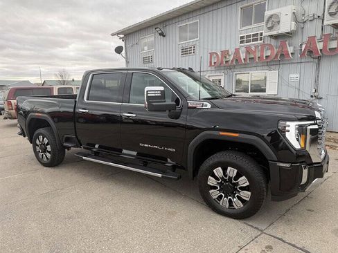 Used 2024 GMC Sierra 2500 Denali w/ Denali Reserve Package image 14