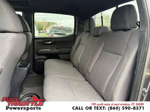 Used 2016 Toyota Tacoma TRD Off-Road w/ Premium & Technology Package AWD/4WD image 17