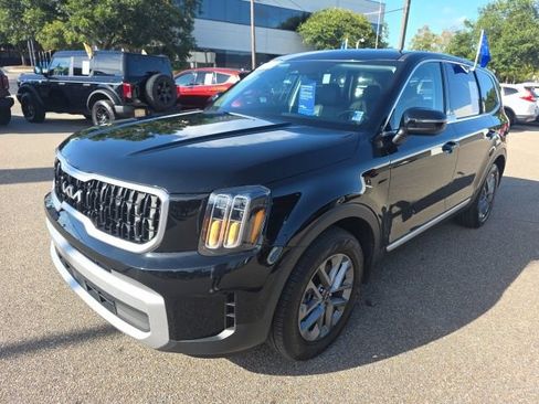 Used 2024 Kia Telluride LX FWD image 4